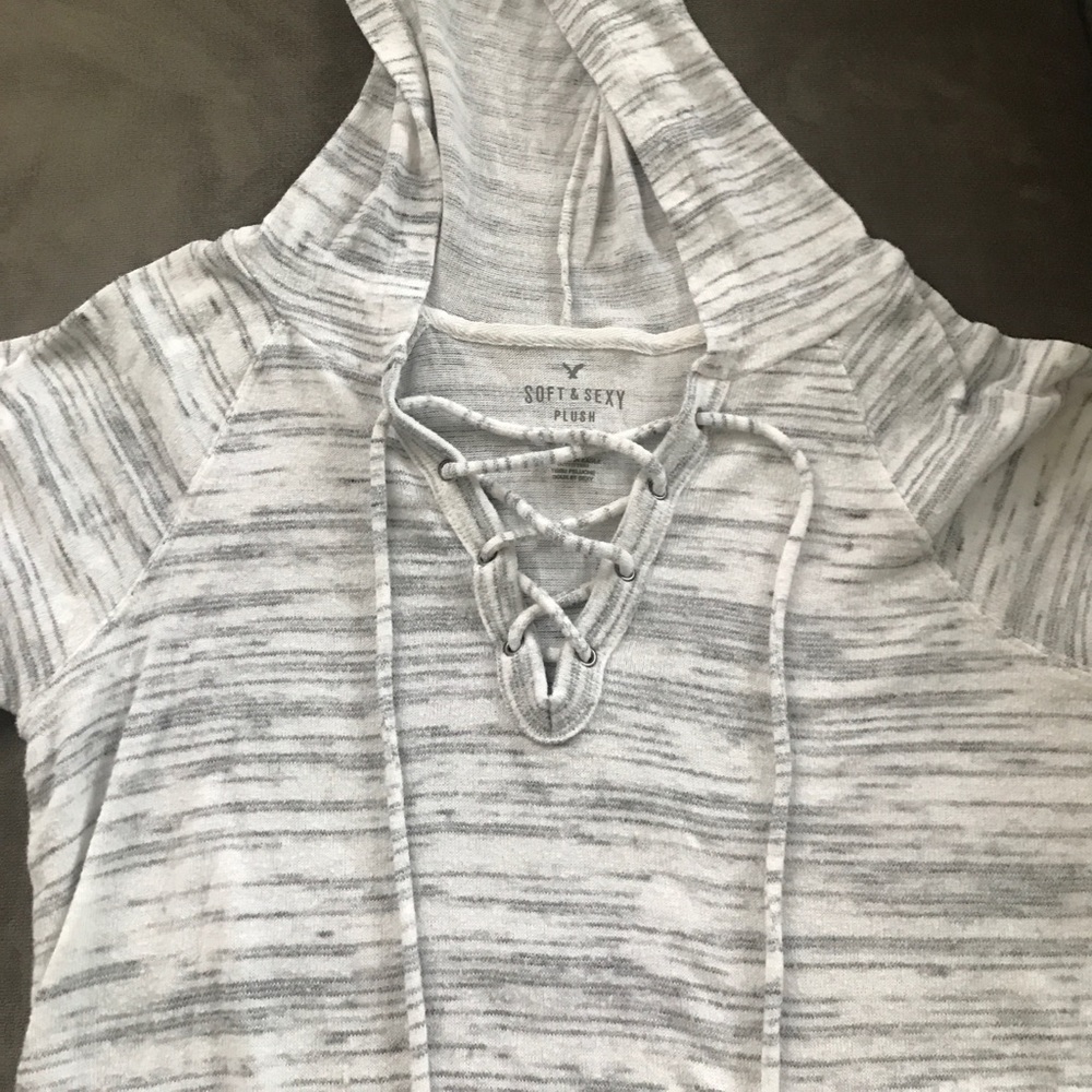 🚫SOLD on Mercari 🚫AE soft & sexy pullover